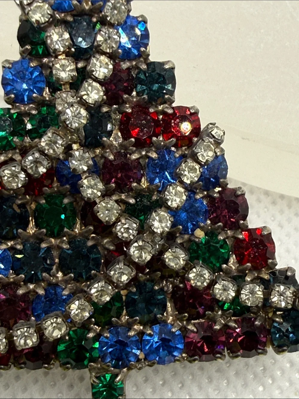 Vintage special rhinestone Christmas Tree Brooch Pin Sparkling Holiday Jewelry